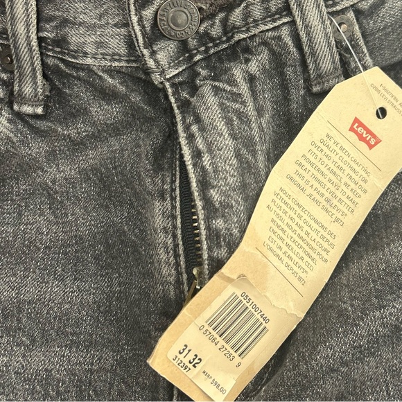 Dark Grey Mens Distressed Levi’s Denim - Picture 4 of 5